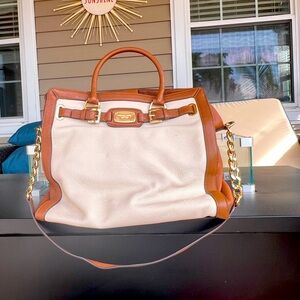 Michael Kors Hamilton Frame it Out Satchel Crossbody Bag Tan & Cream